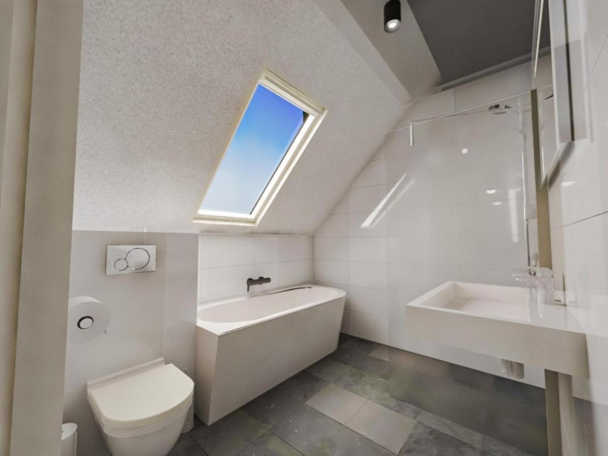 Vakantiehuis Spacious With Sauna, On A Park, North Sea At 1 2 Km *